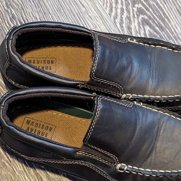 Boy's Brown Leather Loafers - Size 3 - Madison Ave. - Picture 3 of 5